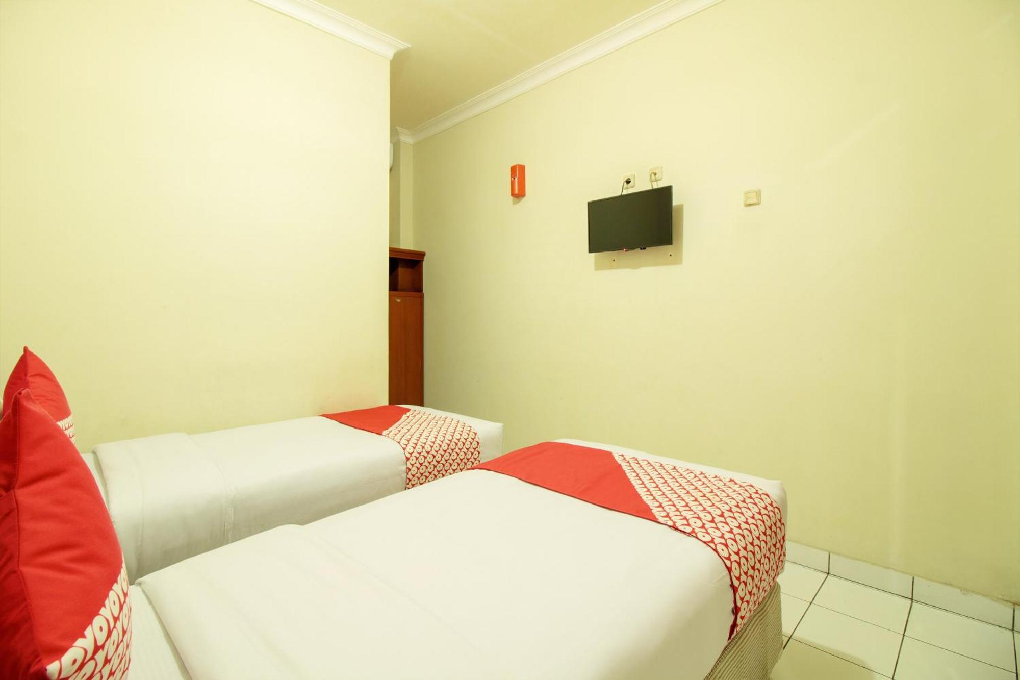 Oyo 387 Alfa Guest House Tegal  Exteriör bild