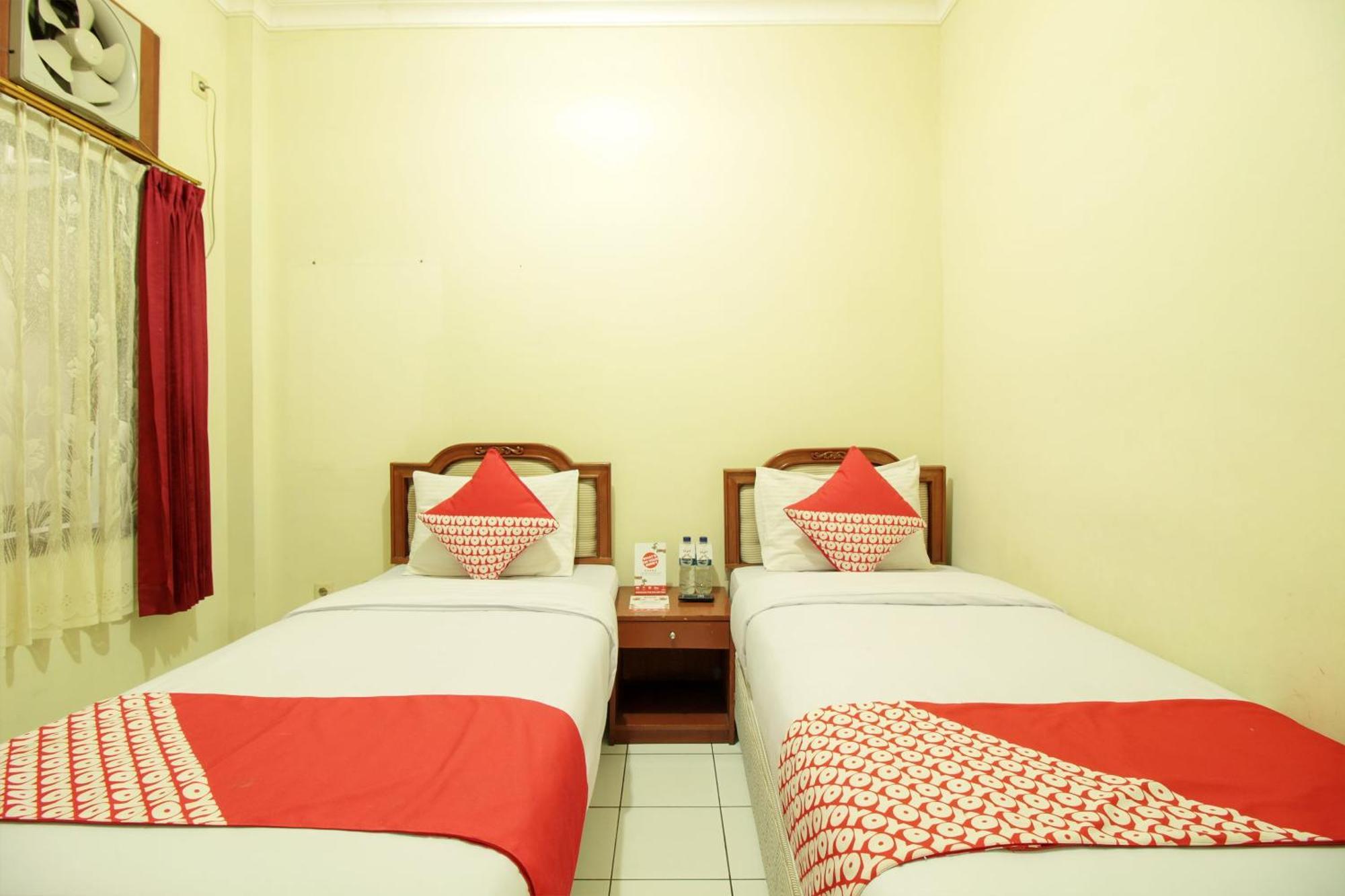 Oyo 387 Alfa Guest House Tegal  Exteriör bild
